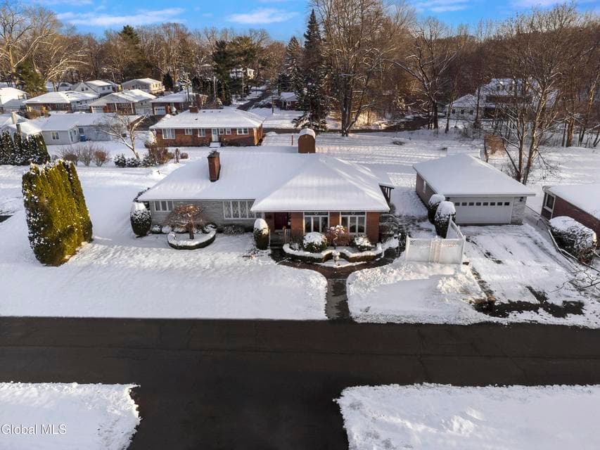 50 Moreland Avenue, photo 4
