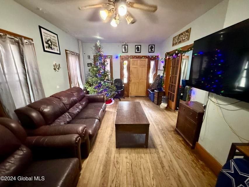 244 Guy Park Avenue, photo 2