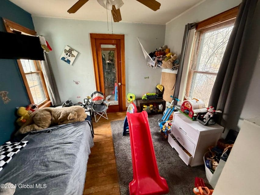244 Guy Park Avenue, photo 4