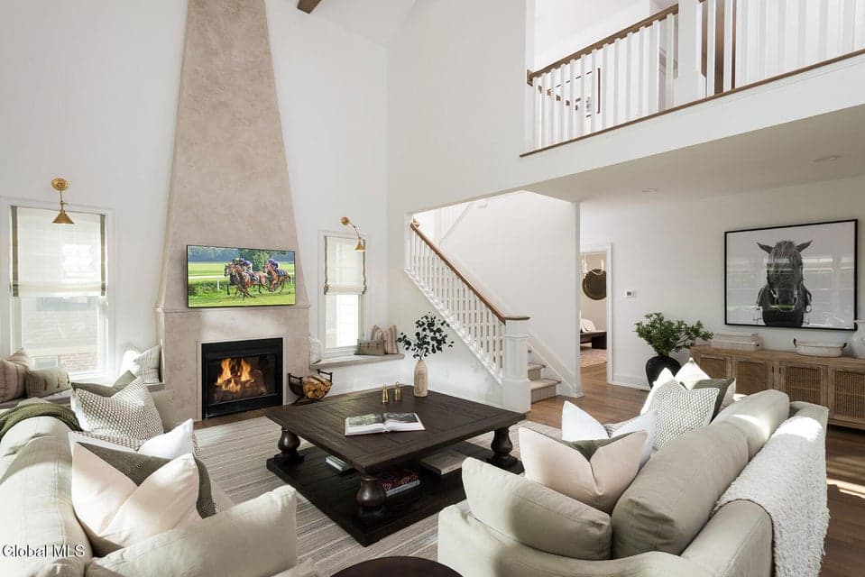1 Nicole Avenue, photo 2