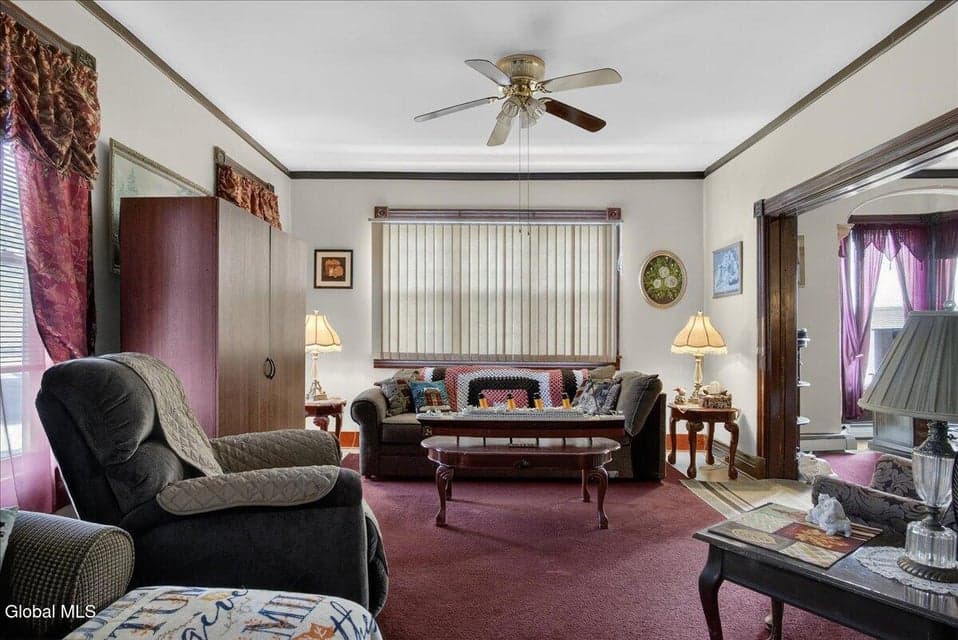 44 Pine Street, photo 2