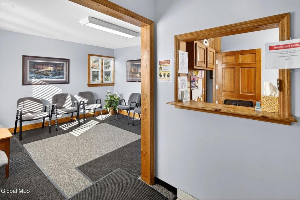 1134 Troy Schenectady Road, photo 4