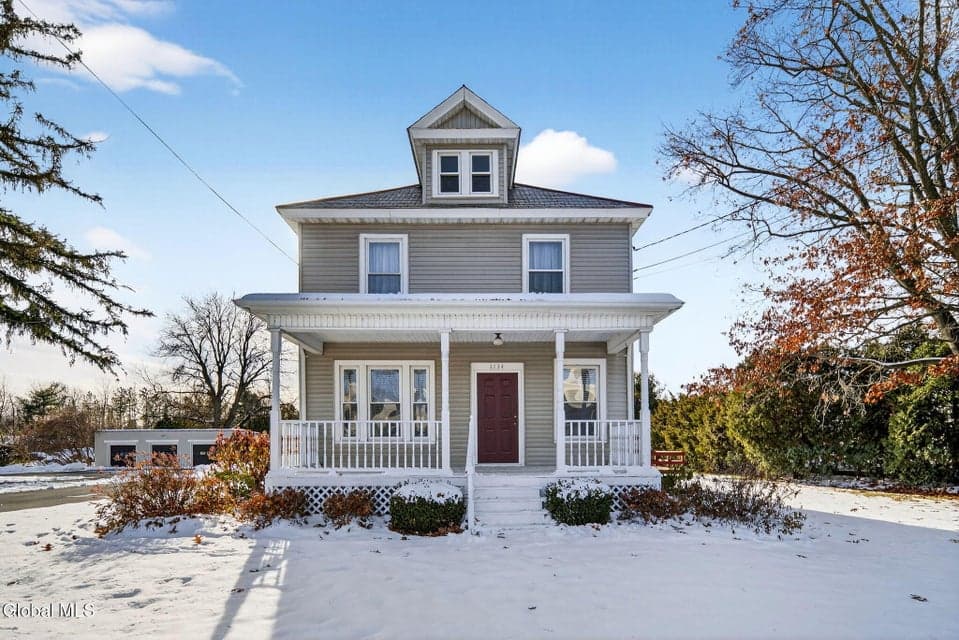 1134 Troy Schenectady Road, photo 2