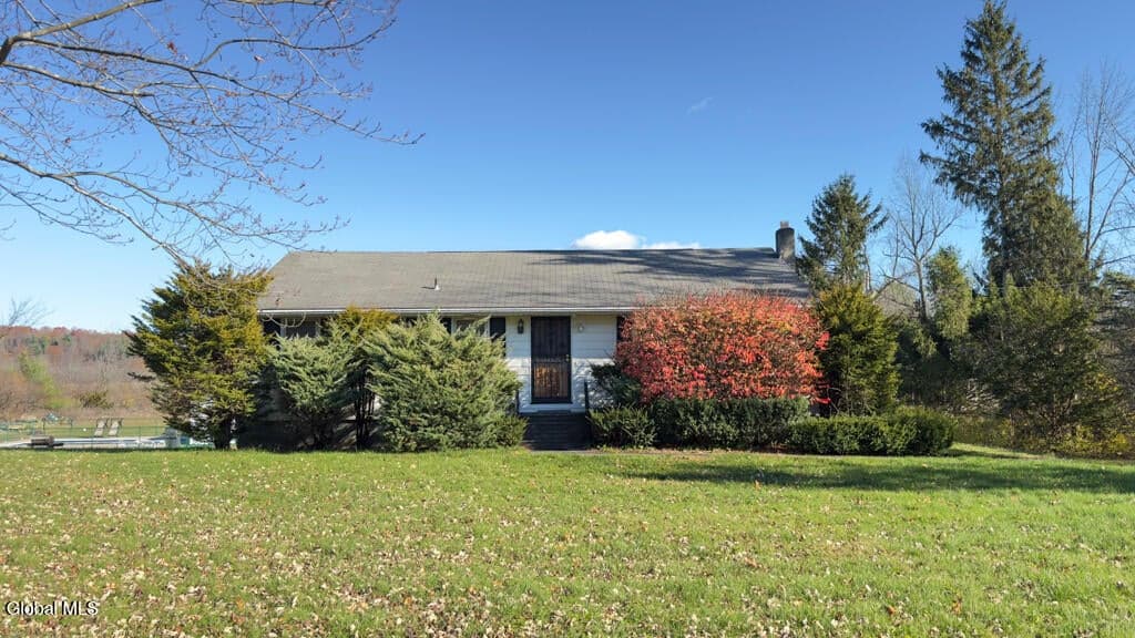 733 Hudson River Road, photo 1