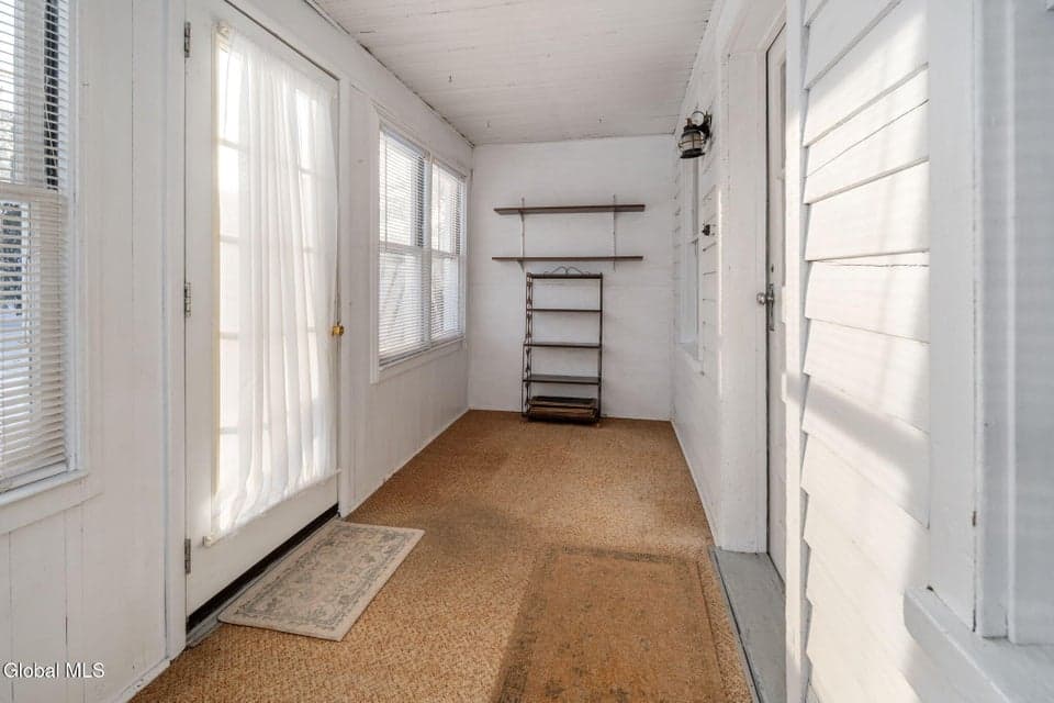 647 Barnerville Road, photo 3