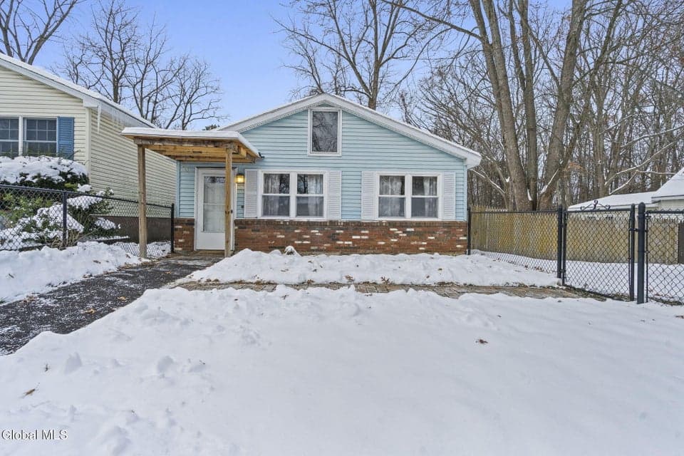 289 Donald Avenue, photo 1