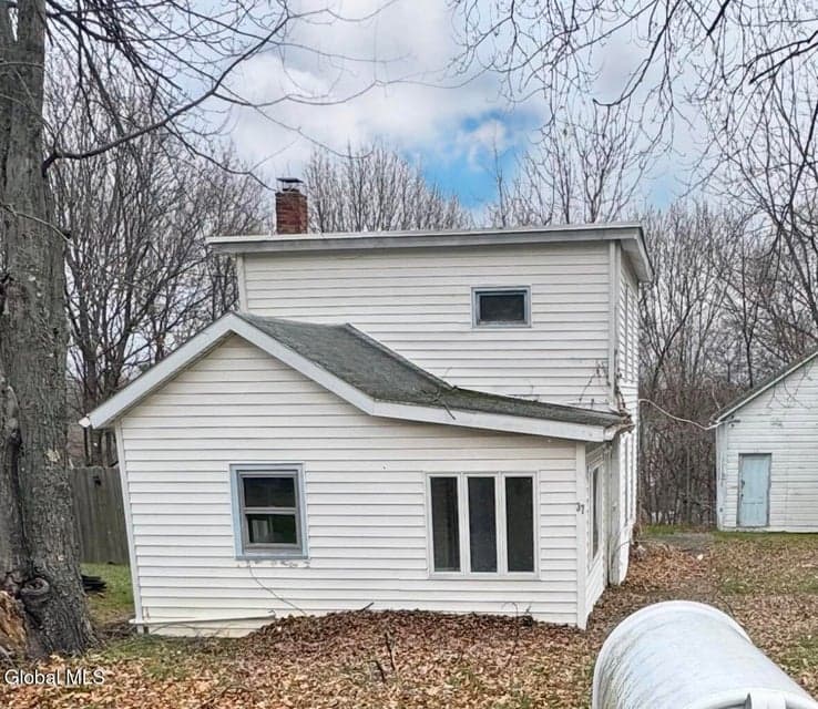 37 Pleasant Street, photo 3