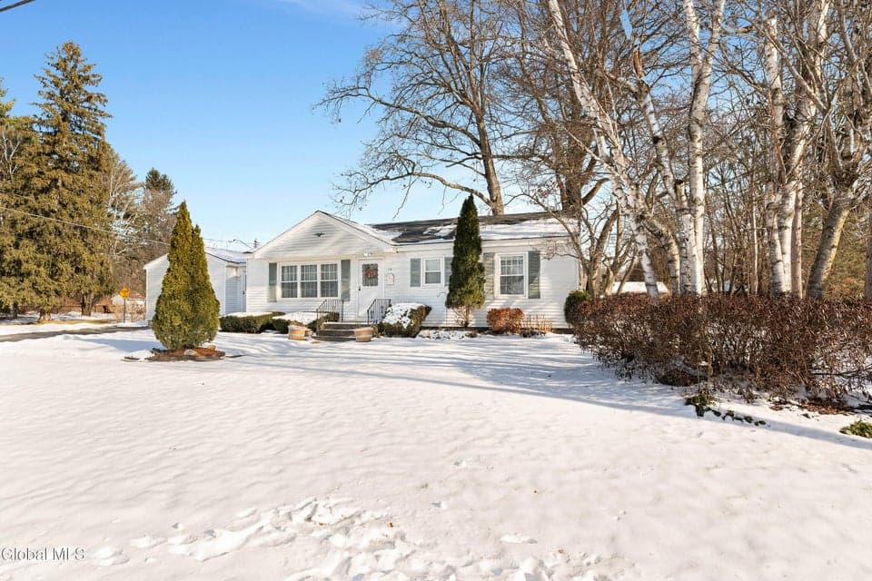 73 Thatcher Street, photo 3