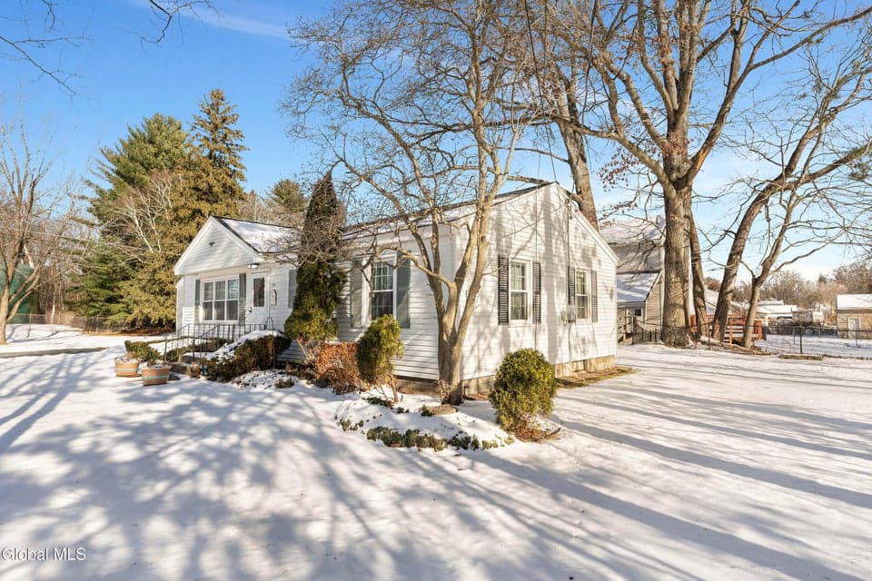 73 Thatcher Street, photo 4