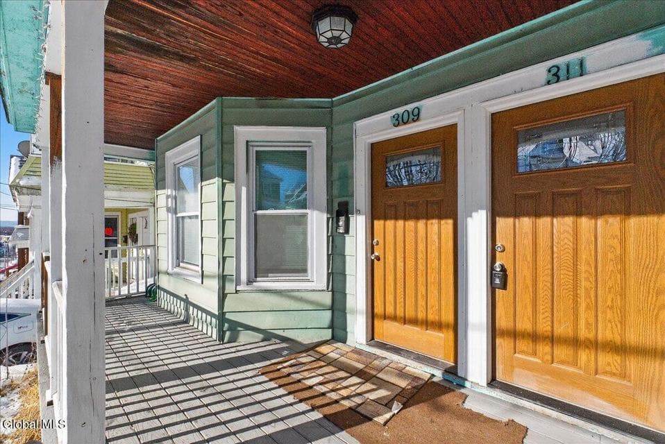 309 Division Street, photo 2