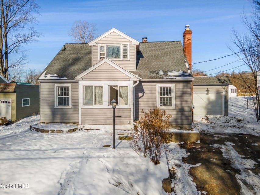 27 Plank Road, Brunswick, NY 12182