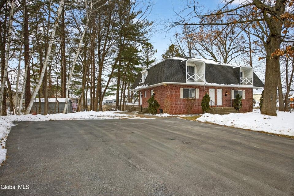 110 Southwoods Court, photo 1