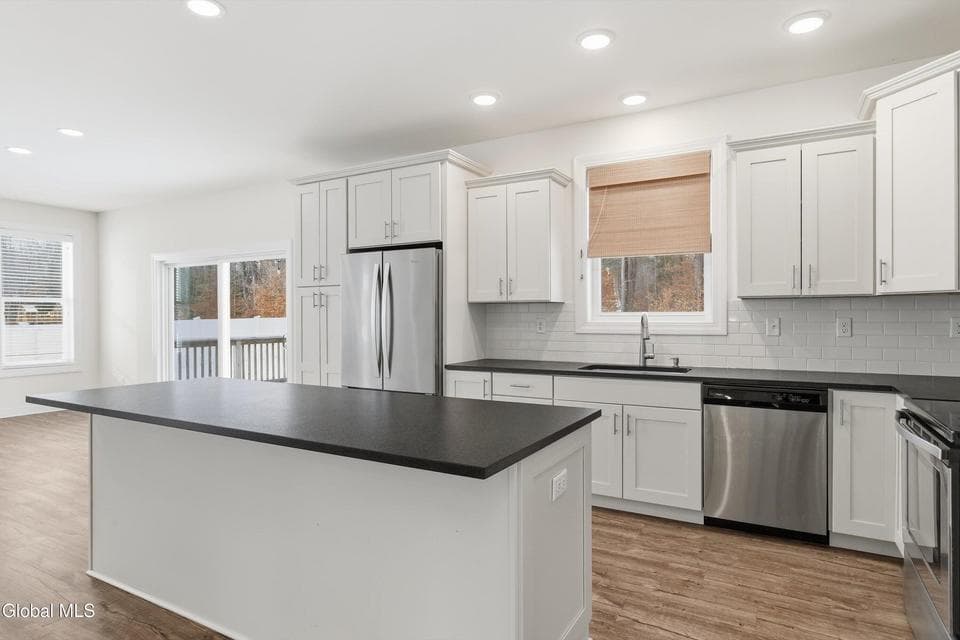 13 Catalina Drive, photo 3