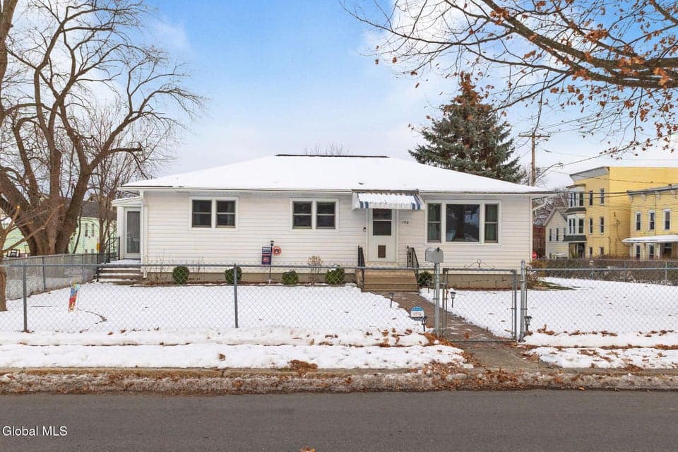 150 Lancaster Street, photo 1