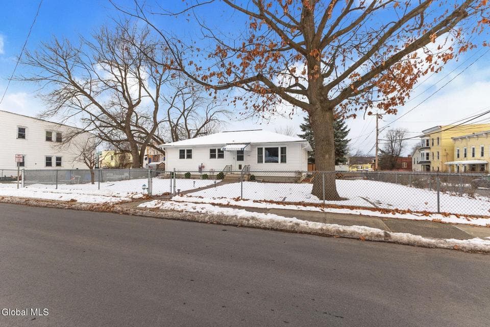 150 Lancaster Street, photo 3