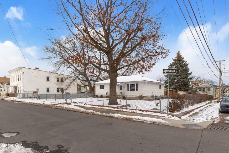 150 Lancaster Street, photo 4