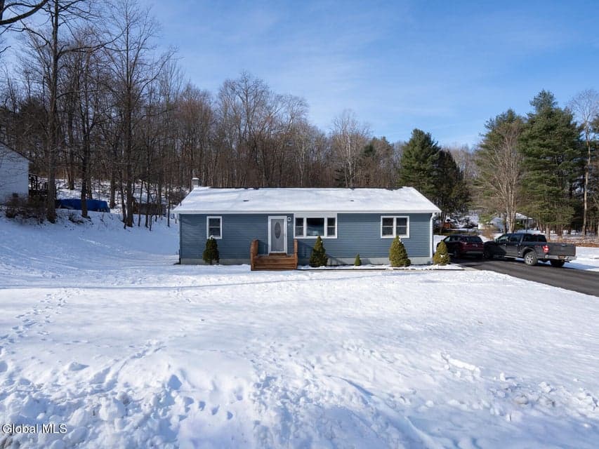 30 Mahican Manor, photo 2