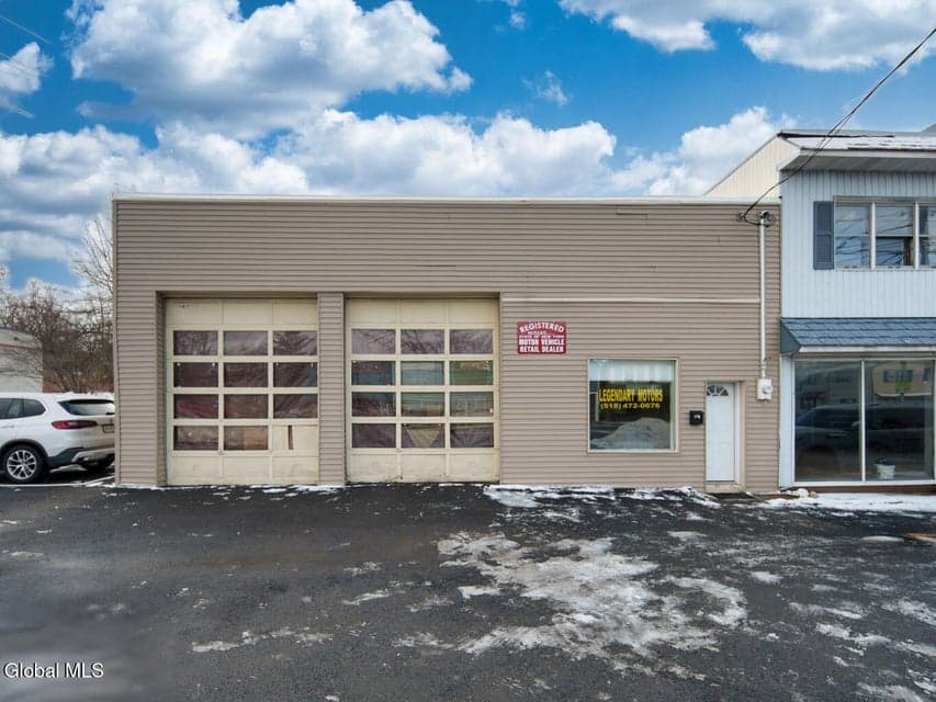 178 Columbia Turnpike, photo 2