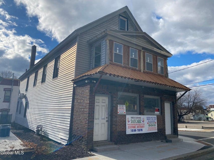 283 E Main Street, photo 2