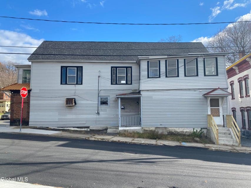 283 E Main Street, photo 4
