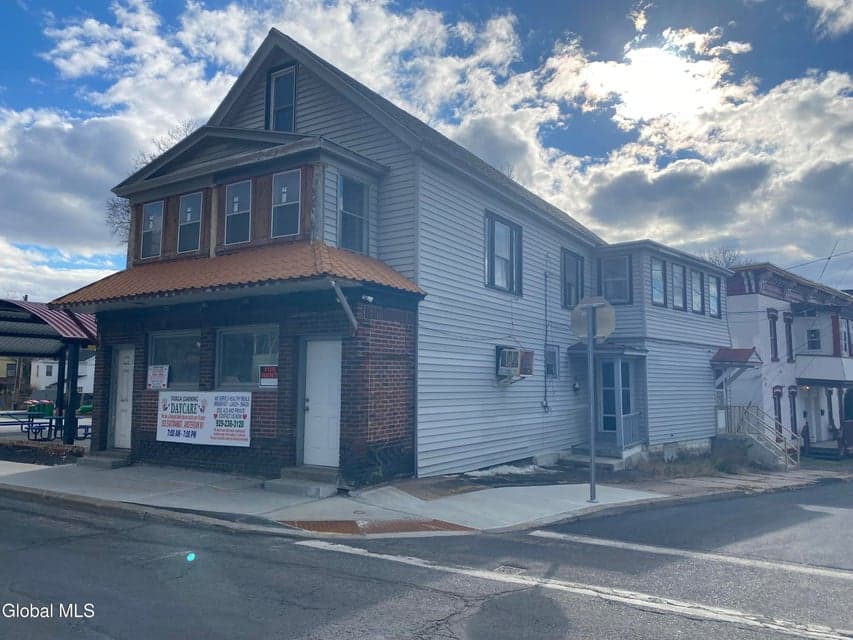 283 E Main Street, photo 3