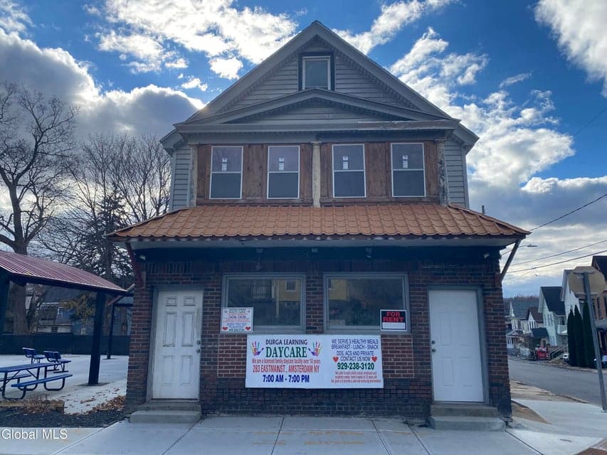 283 E Main Street, photo 1