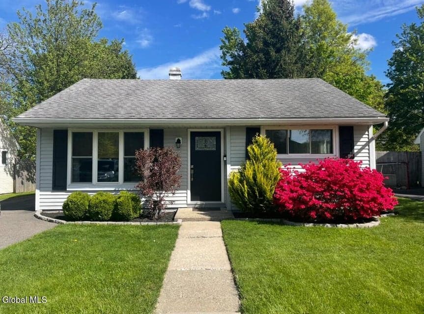 64 Keeler Drive, photo 1