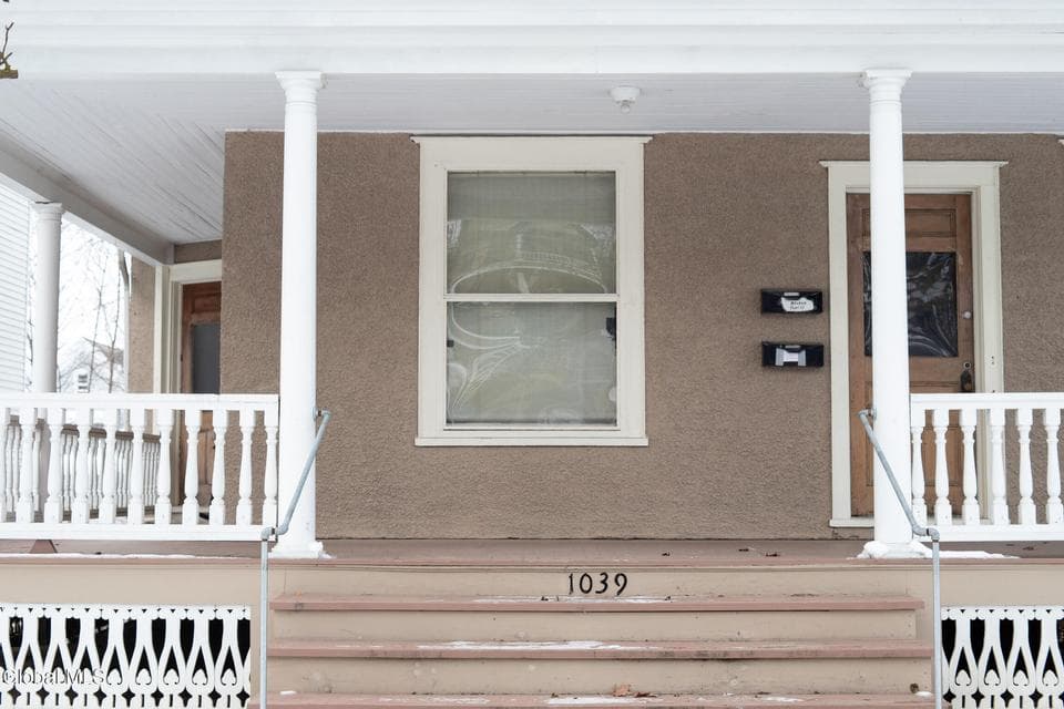 1039 Wendell Avenue, photo 2