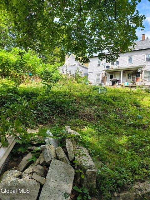 225 Main Street, photo 2