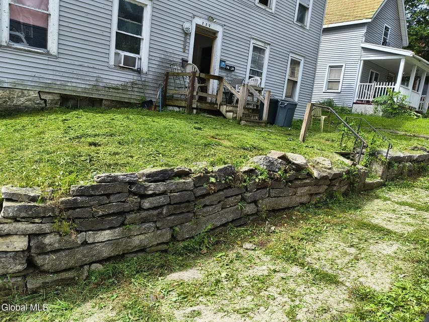 225 Main Street, photo 1