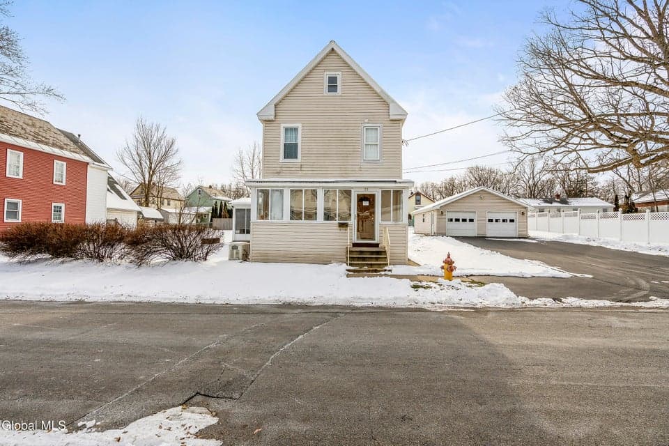 22 Heatherington Street, Scotia, NY 12302