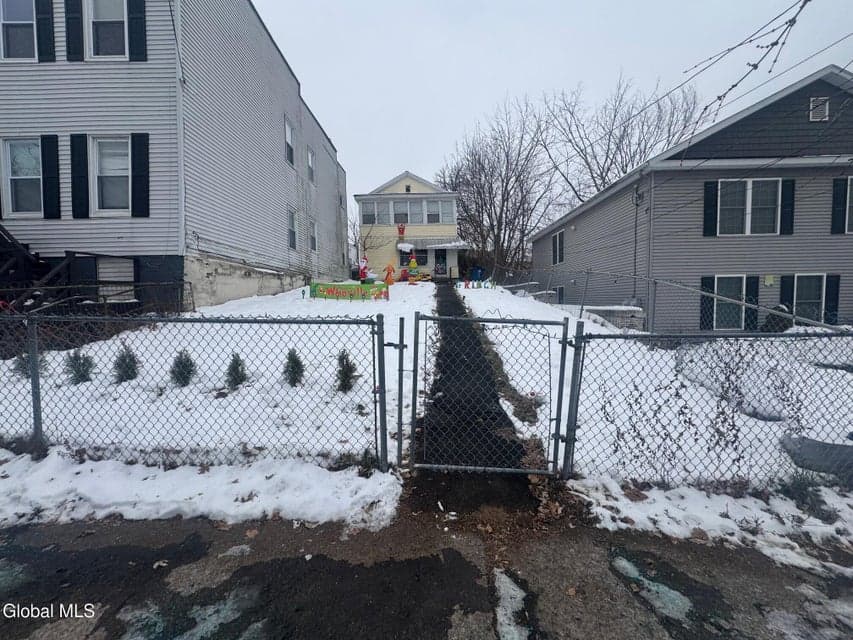 9 Broadway, photo 2