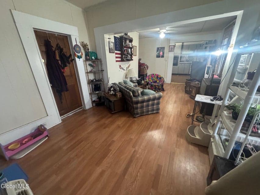 9 Broadway, photo 3