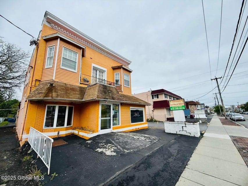 1414 State Street, photo 2