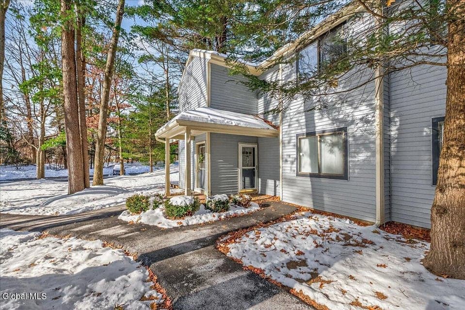 105 Yorktown Drive, photo 1