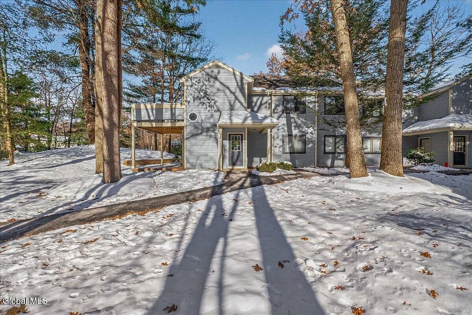 105 Yorktown Drive, photo 3