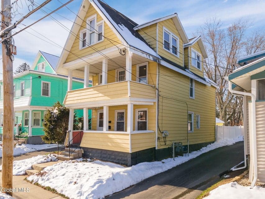 1073 Regent Street, photo 2