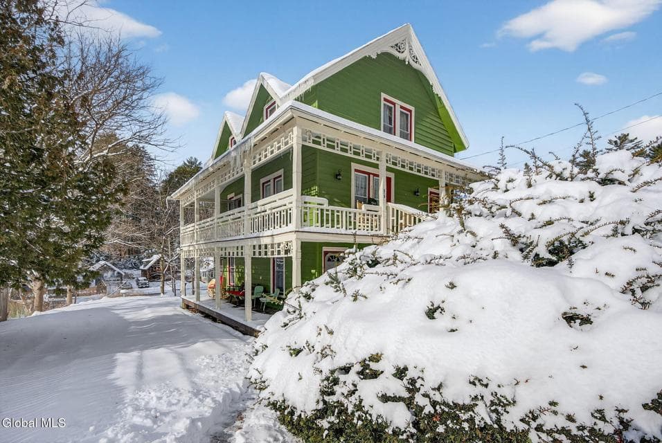 315 Lake Avenue, photo 3