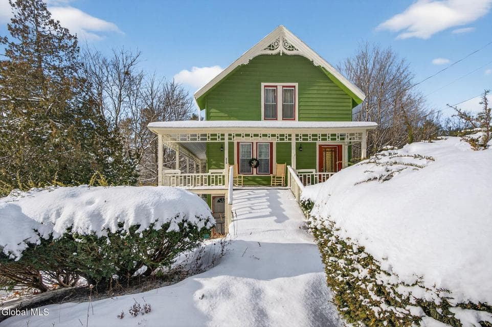 315 Lake Avenue, photo 2