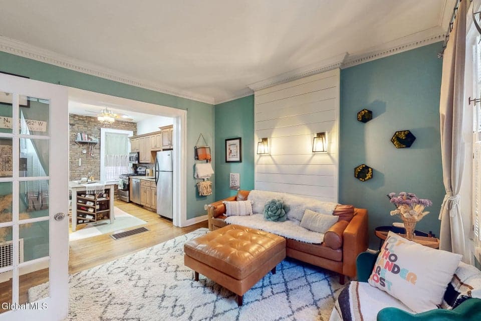 215 Jay Street, photo 2