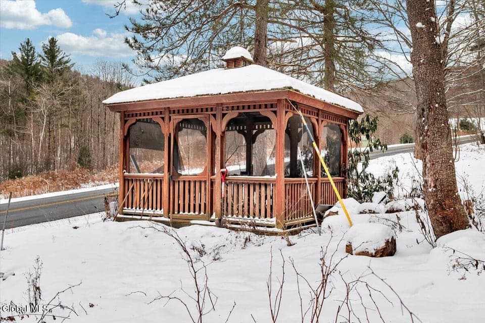 367 Jones Hollow Road, photo 4