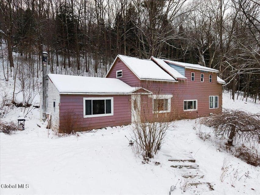 367 Jones Hollow Road, photo 2
