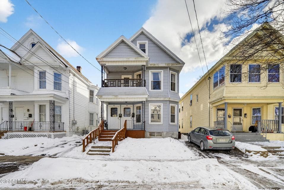 44 Elm Street, photo 1