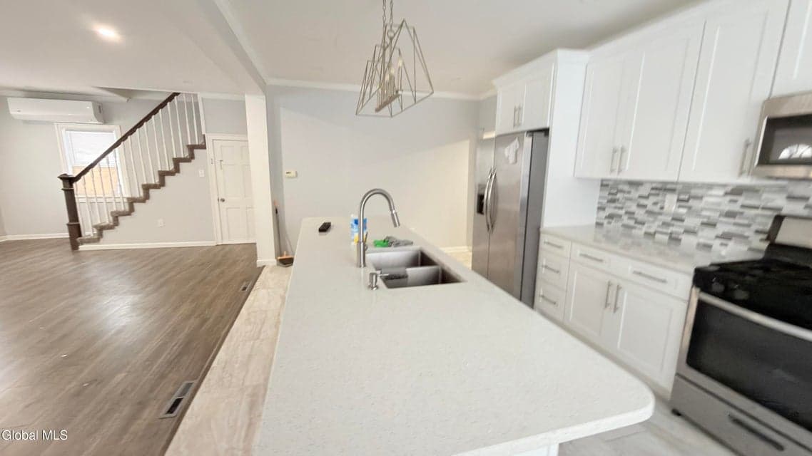 1314 W High Street, photo 3
