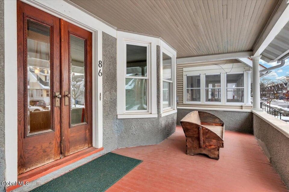 86 Grove Avenue, photo 4