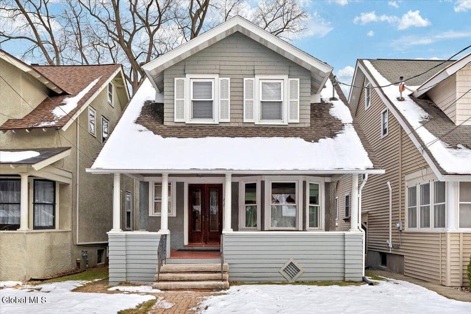 86 Grove Avenue, photo 1