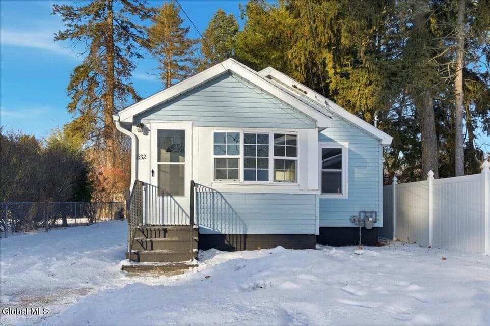 1332 Floral Avenue, photo 1