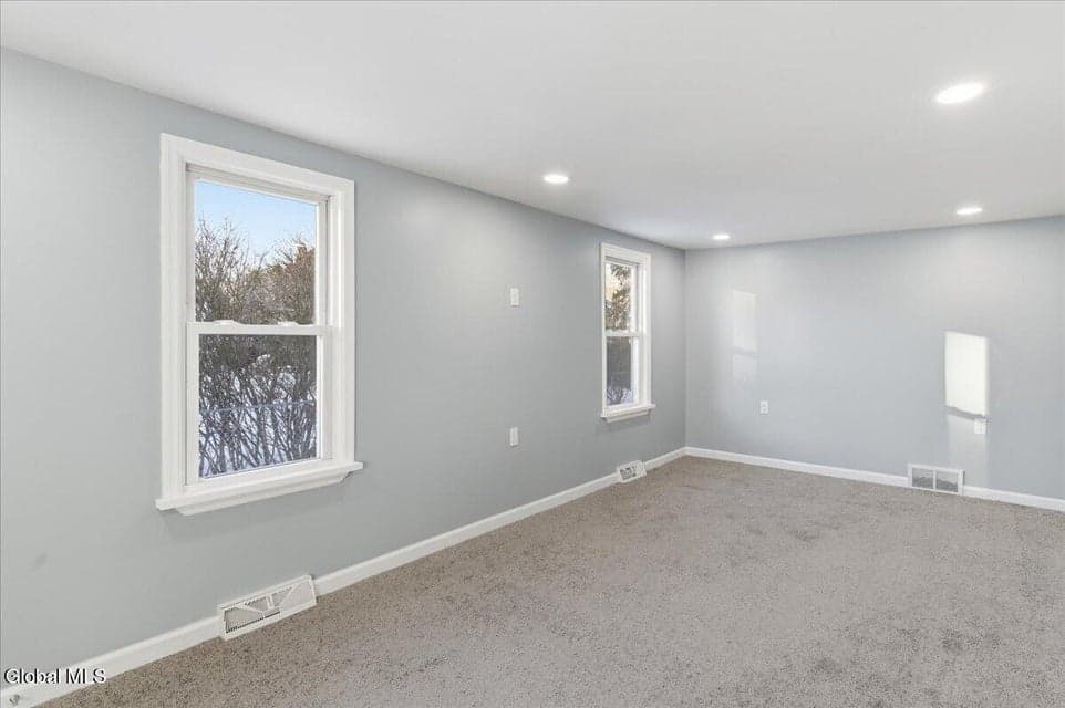 1332 Floral Avenue, photo 4