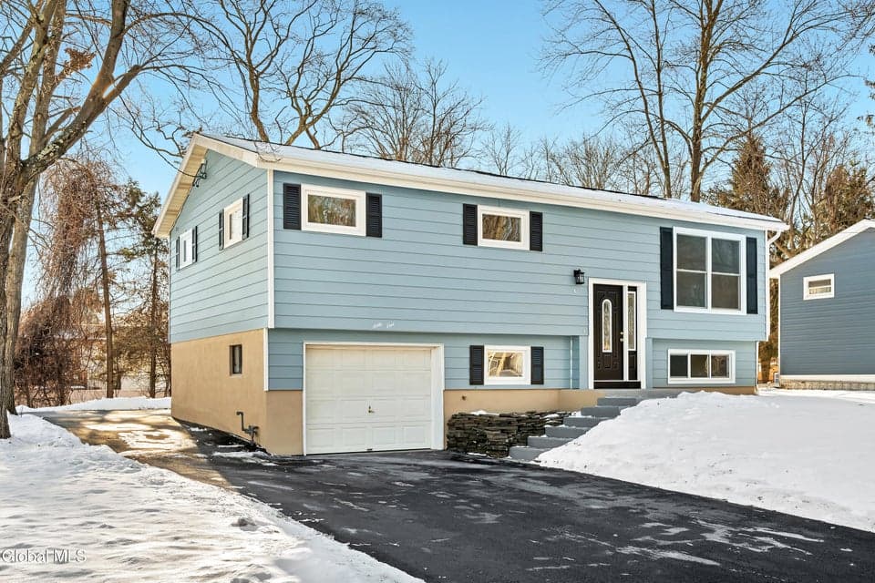 61 Rapple Drive, photo 1