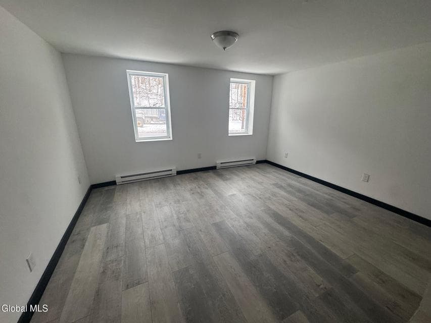 25 Spring Avenue, photo 3